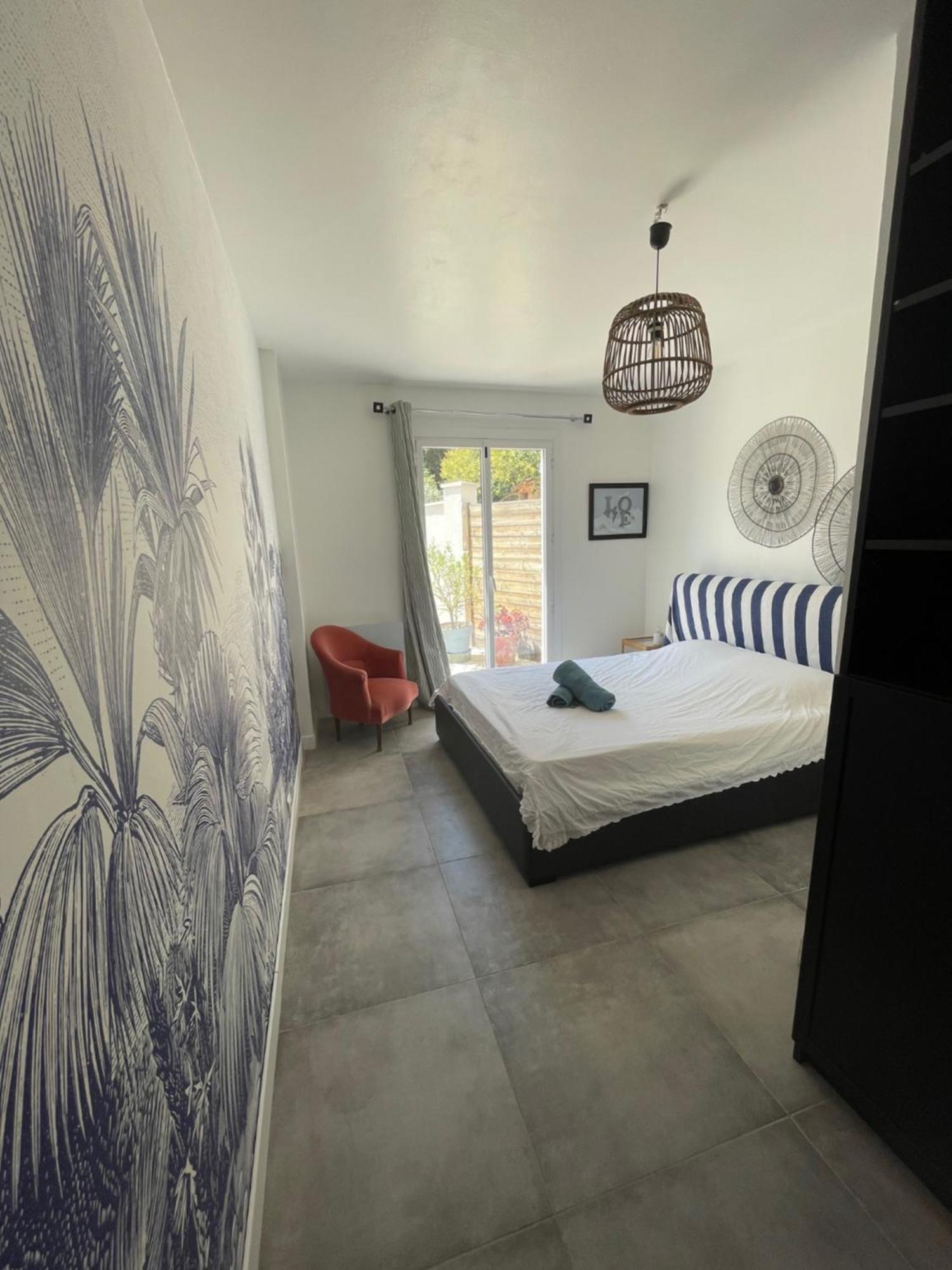 Azur Appart 4 Pers - Parking - Terrasse - 10Min Du Centre Cassis Exterior photo